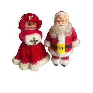 Vintage retro Mr. & Mrs. Santa Claus crocheted pair